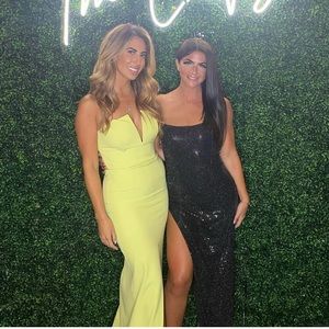 Abyss by Abby lime green plunge evening gown size small